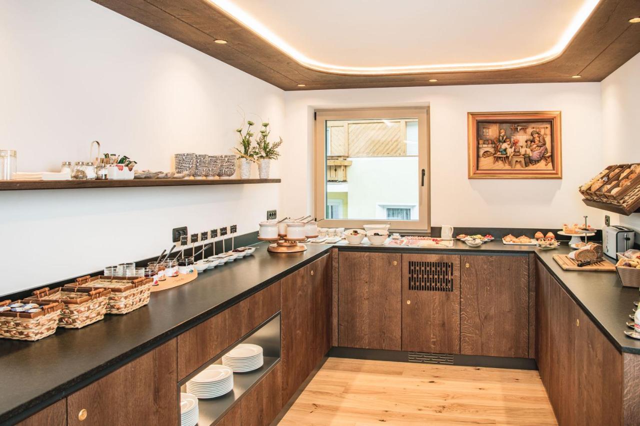 Garni Hotel Miara - Your Dolomites Home Selva di Val Gardena Exteriör bild