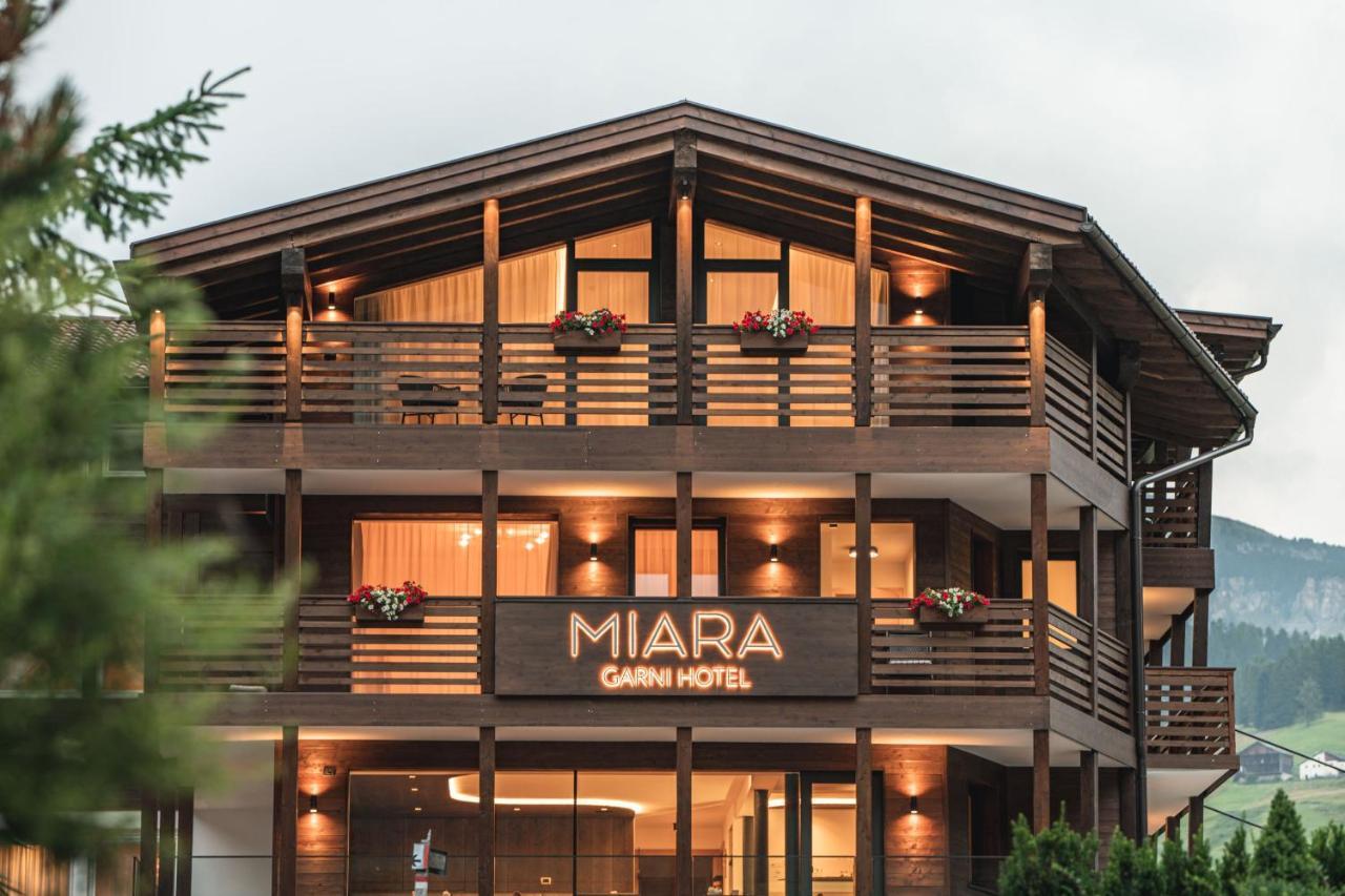 Garni Hotel Miara - Your Dolomites Home Selva di Val Gardena Exteriör bild