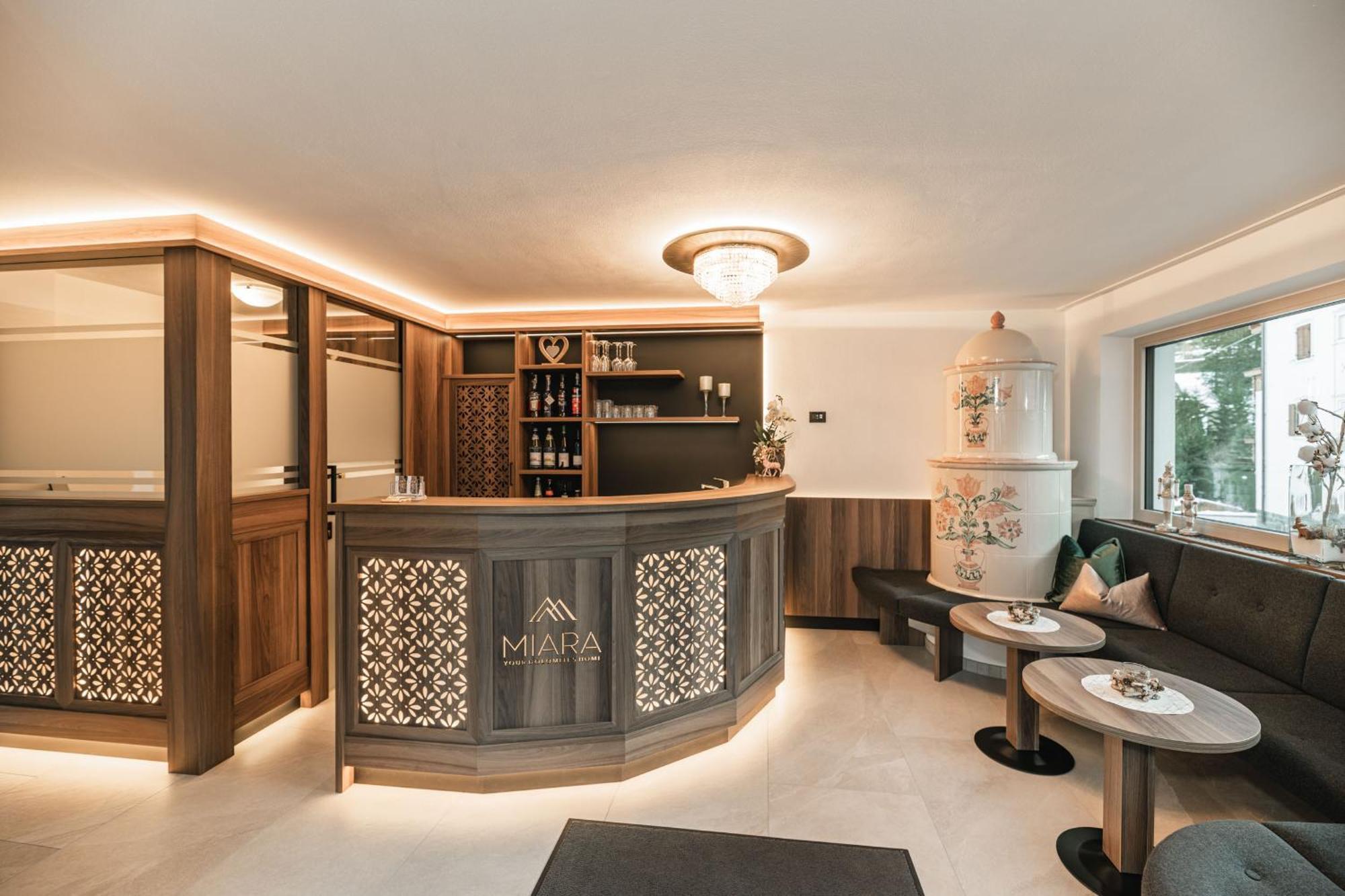 Garni Hotel Miara - Your Dolomites Home Selva di Val Gardena Exteriör bild